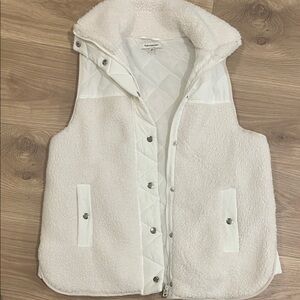 Francesca's Collections Cream Sherpa Vest